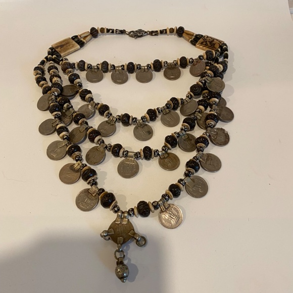 Women’s black onyx and sterling silver necklace - Picture 2 of 6